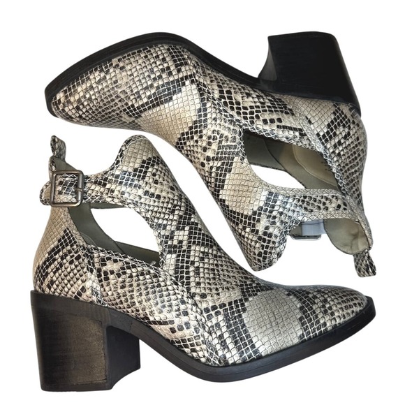 Shoes - Women's Snake Print Buckle Cutout Ankle‎ Block Heel Booties 8.5